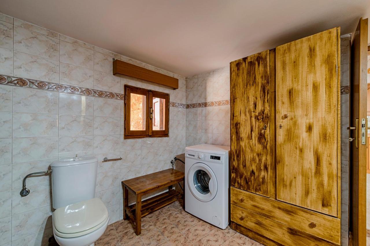 Hara's Traditional Detached House In Malona Holiday home Malona Village